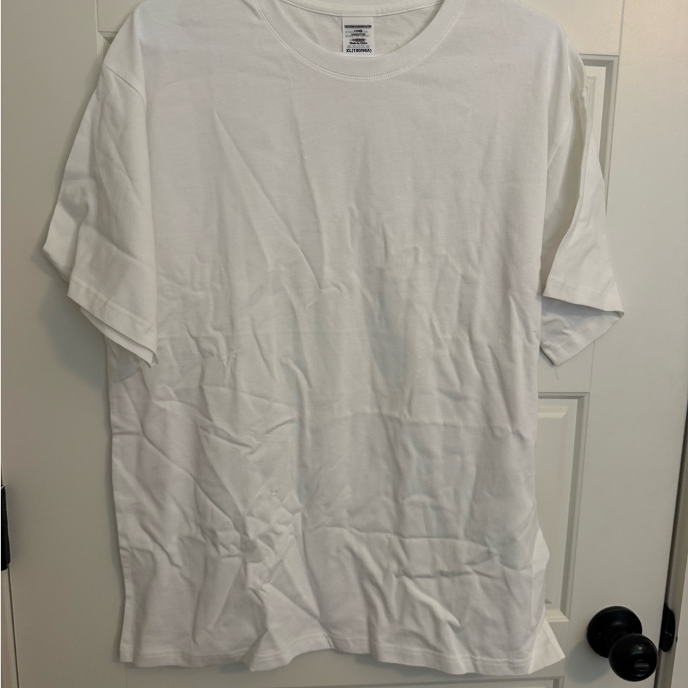 Amazon White Short Sleeve Men's Tee